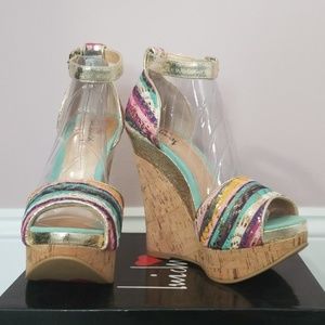 Luichiny Unique Platform Wedges Size 7
